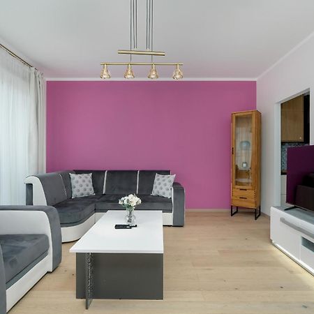 Apartment With Balcony And Free Parking In Poznan By Noclegi Renters المظهر الخارجي الصورة