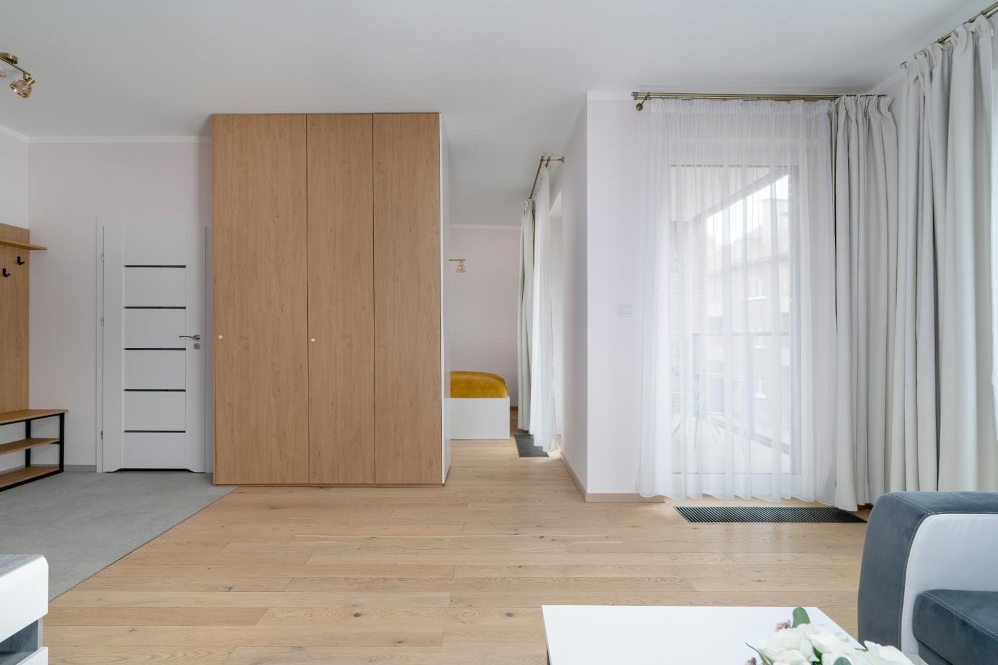 Apartment With Balcony And Free Parking In Poznan By Noclegi Renters المظهر الخارجي الصورة