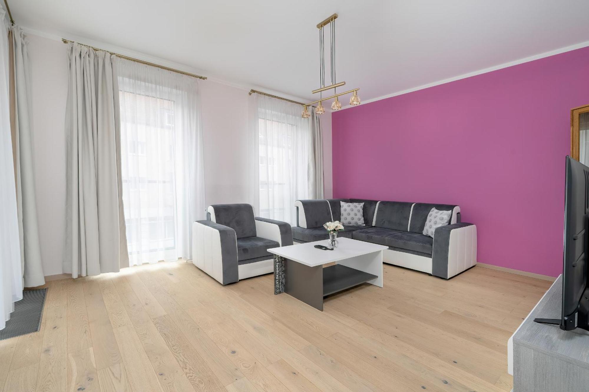 Apartment With Balcony And Free Parking In Poznan By Noclegi Renters المظهر الخارجي الصورة
