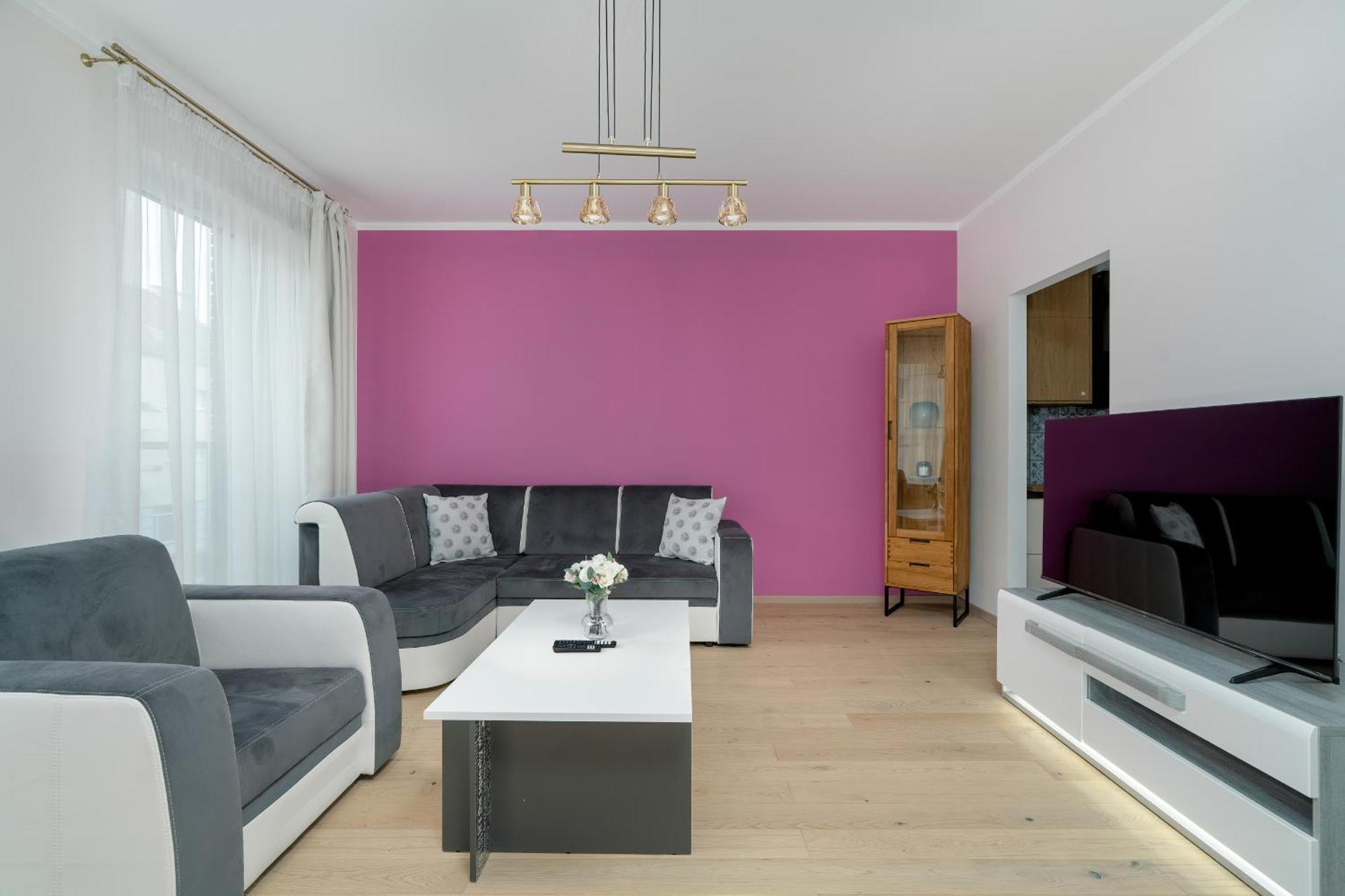 Apartment With Balcony And Free Parking In Poznan By Noclegi Renters المظهر الخارجي الصورة